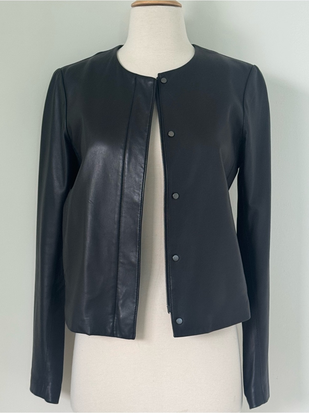 Vince. Black Lamb Leather Collarless Snap Front Lined Jacket Size Small